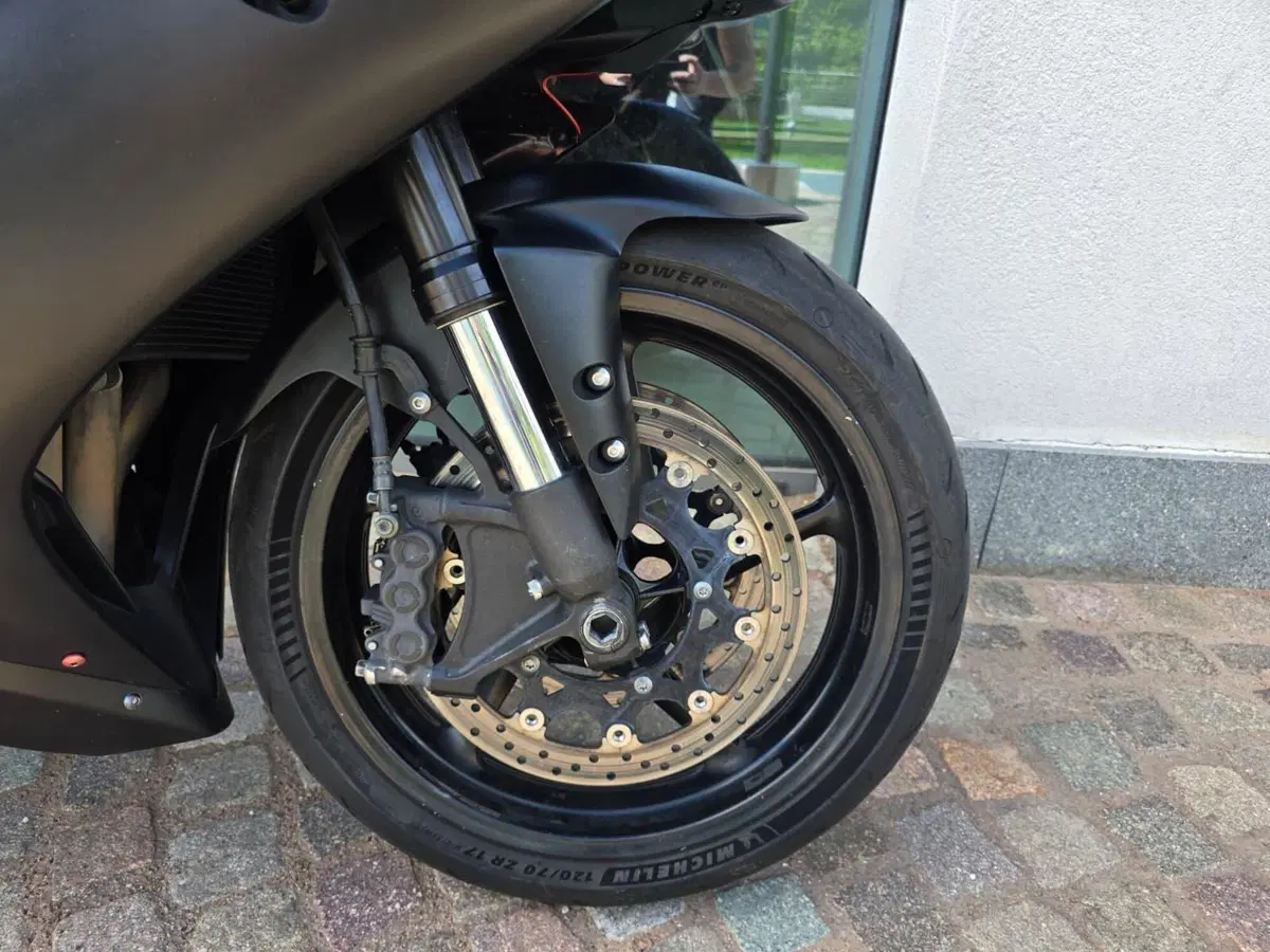 Yamaha YZF R1 (2007 - 08) (7)