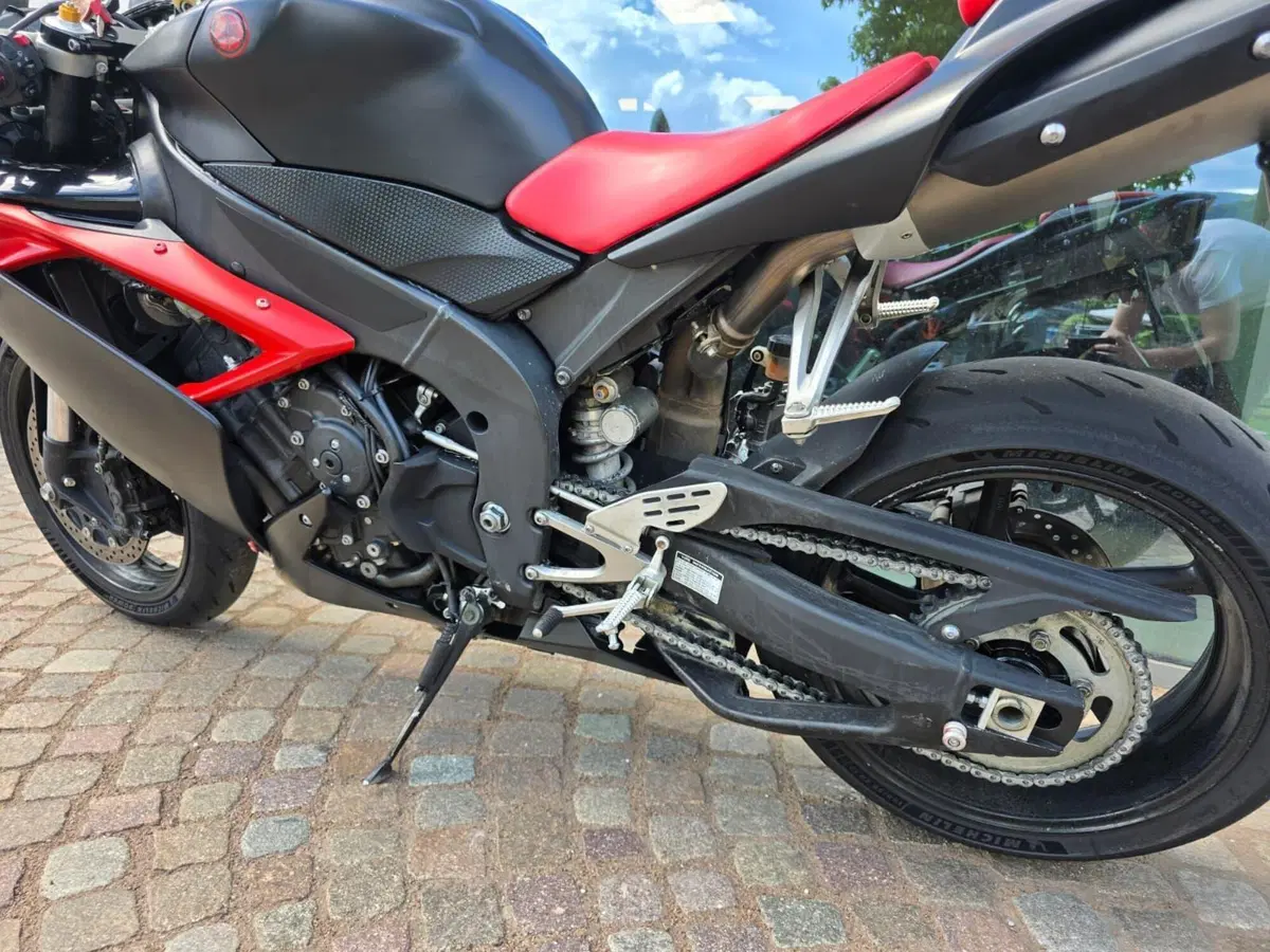 Yamaha YZF R1 (2007 - 08) (13)