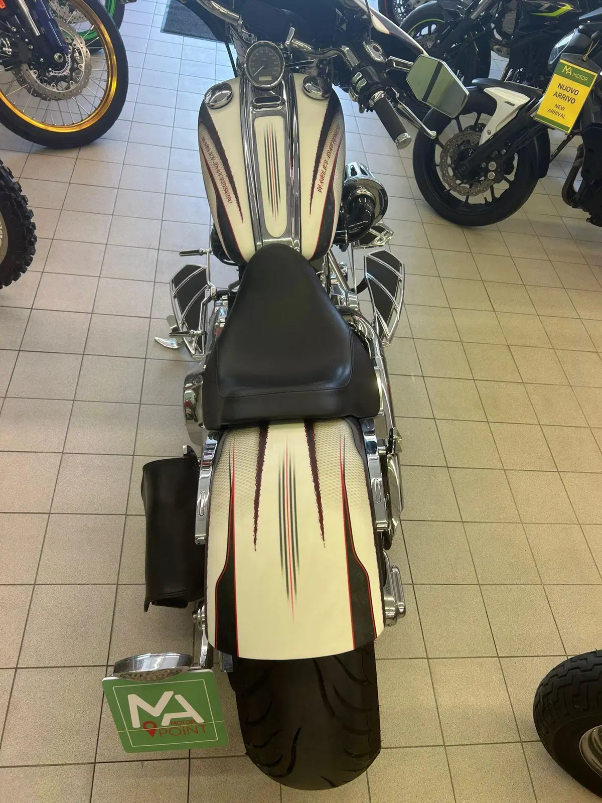 Harley-Davidson 1584 Rocker C (2009 - 11) - FXCWC (10)