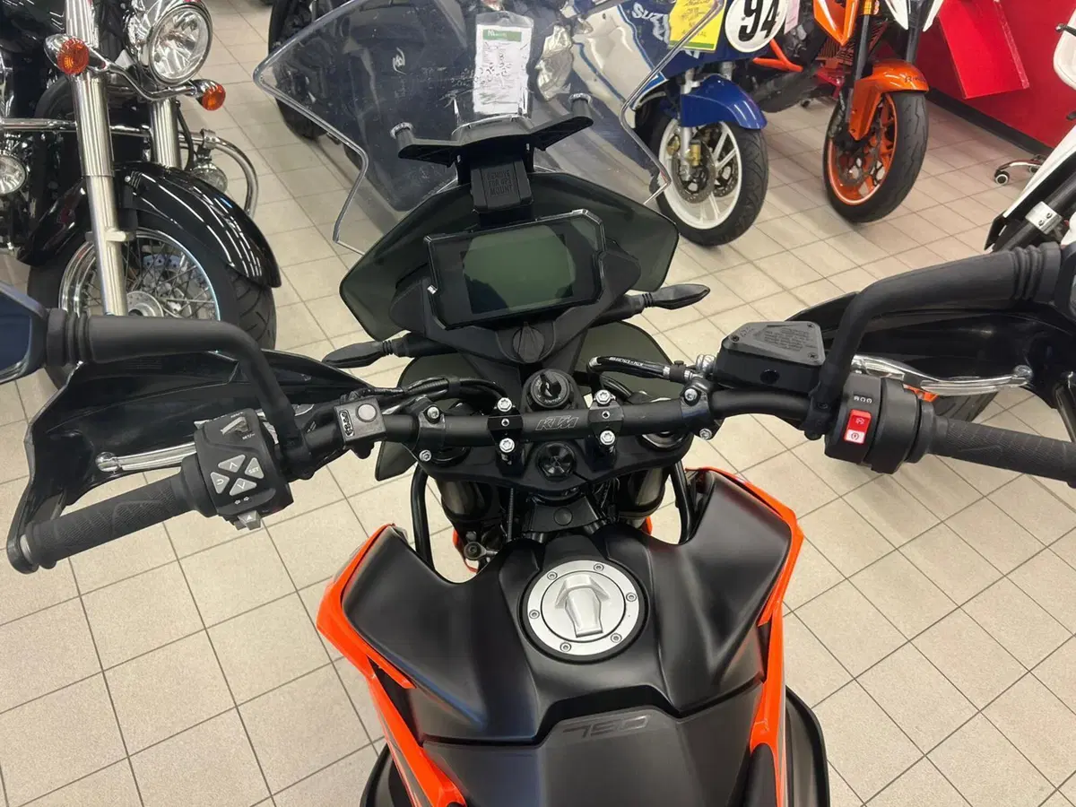 KTM 790 Adventure (2023 - 24) (8)