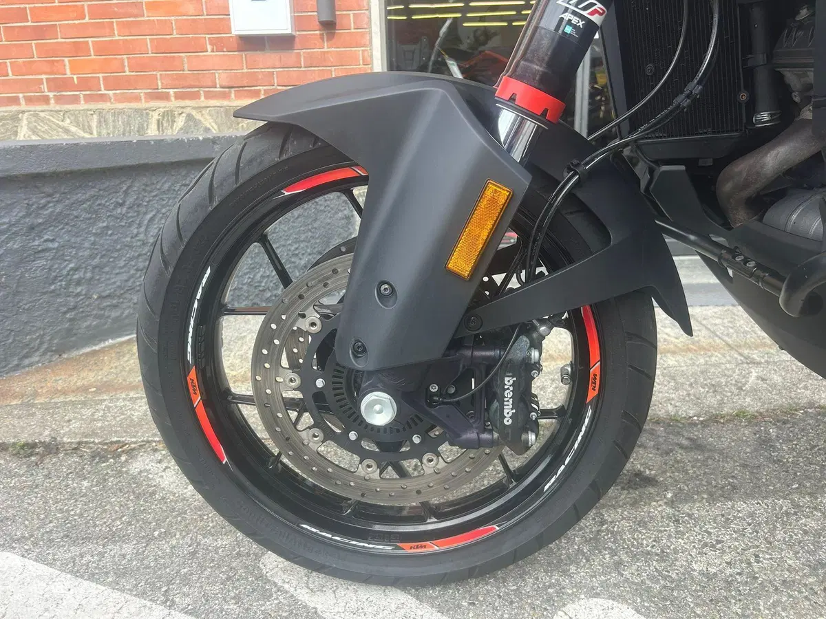 KTM 1290 Super Adventure S (2021) (12)