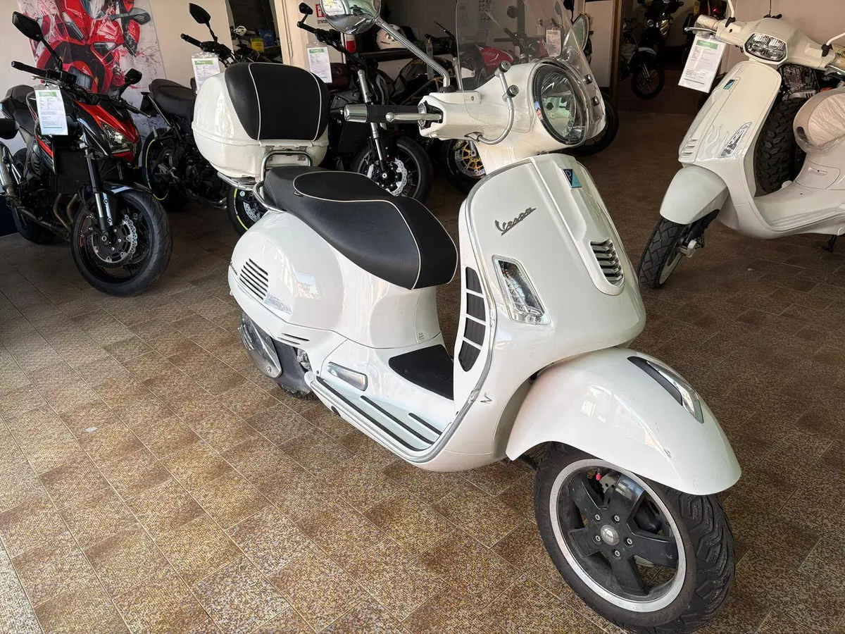 Vespa GTS 300 ABS (2014 - 16) (6)