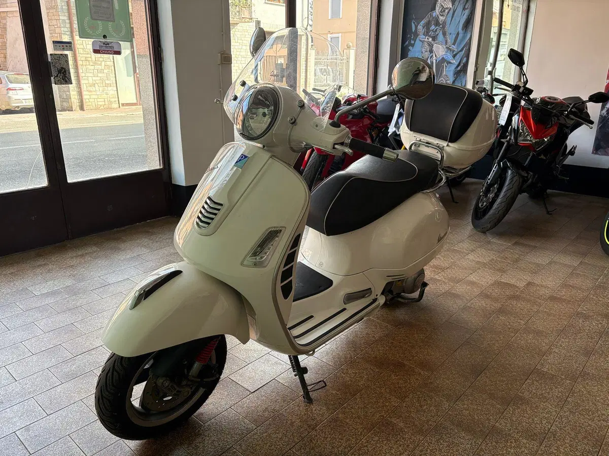 Vespa GTS 300 ABS (2014 - 16) (7)