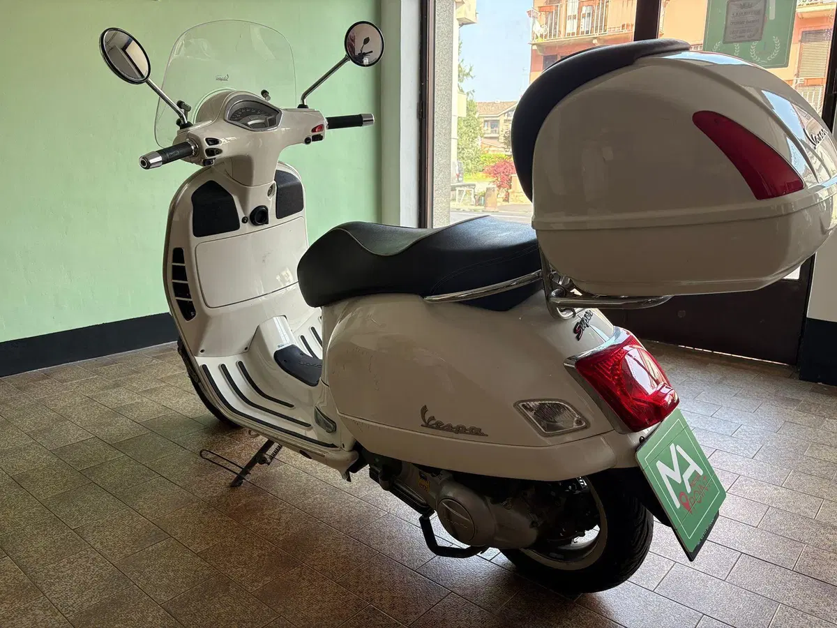 Vespa GTS 300 ABS (2014 - 16) (8)