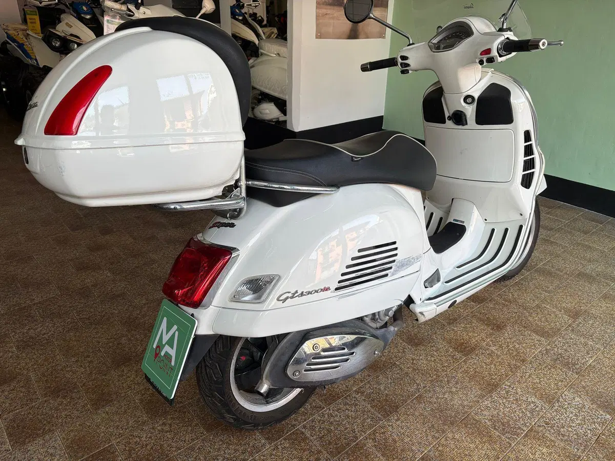 Vespa GTS 300 ABS (2014 - 16) (9)