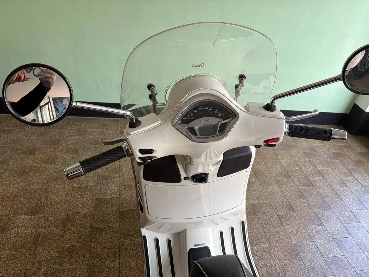 Vespa GTS 300 ABS (2014 - 16) (10)