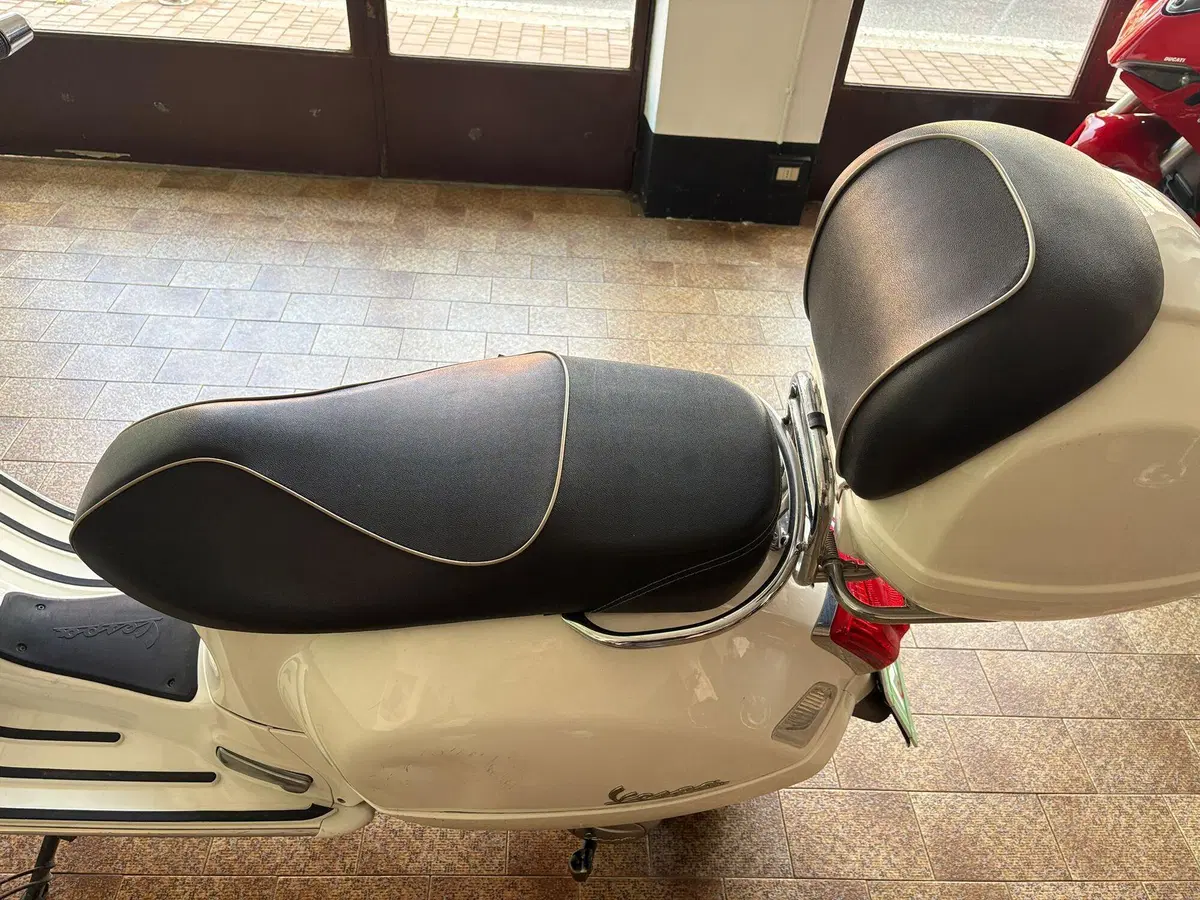 Vespa GTS 300 ABS (2014 - 16) (11)