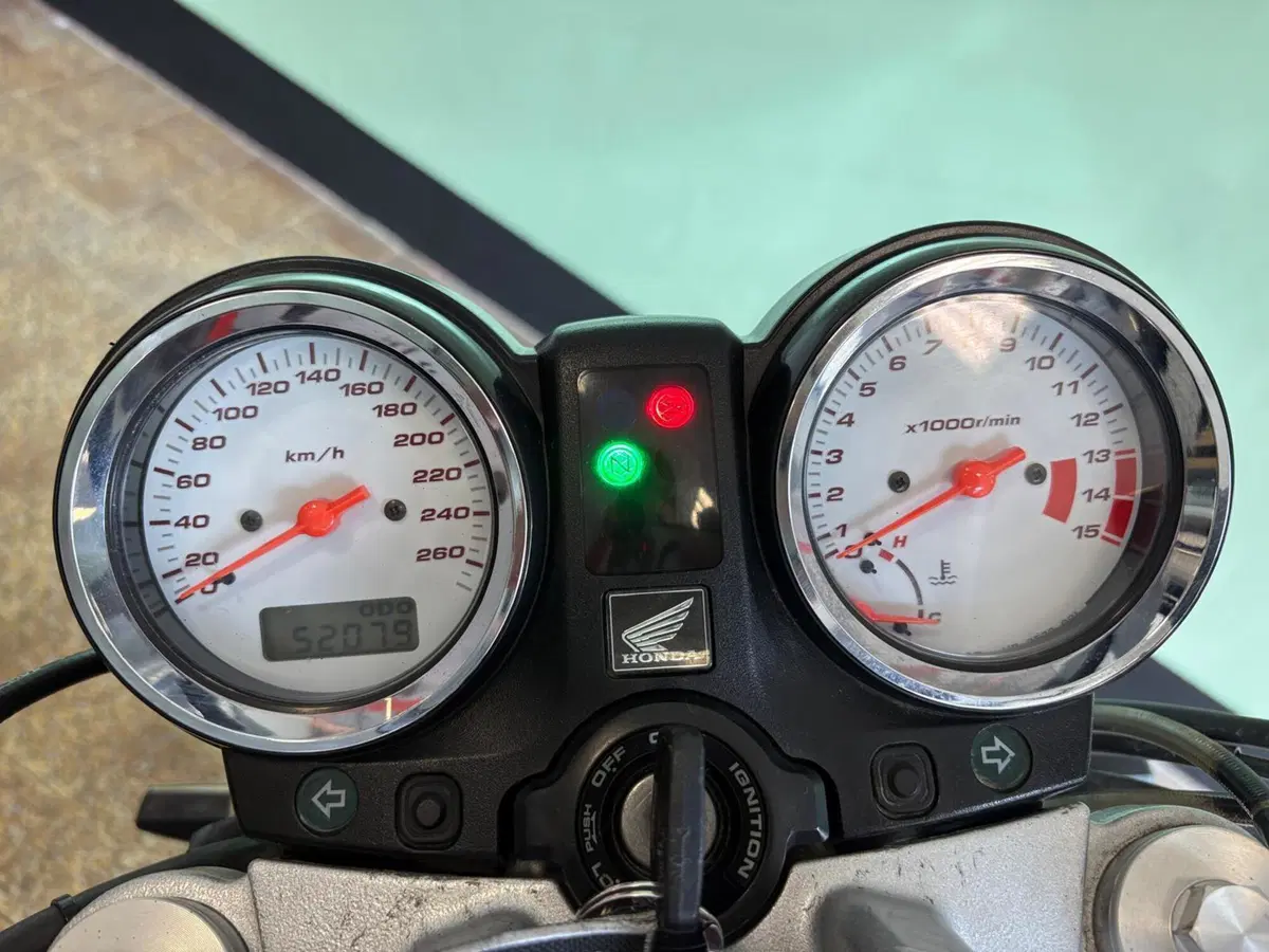 Honda Hornet 600 (2005 - 06) (12)