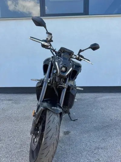 Yamaha MT-09 (2021 - 23) usata