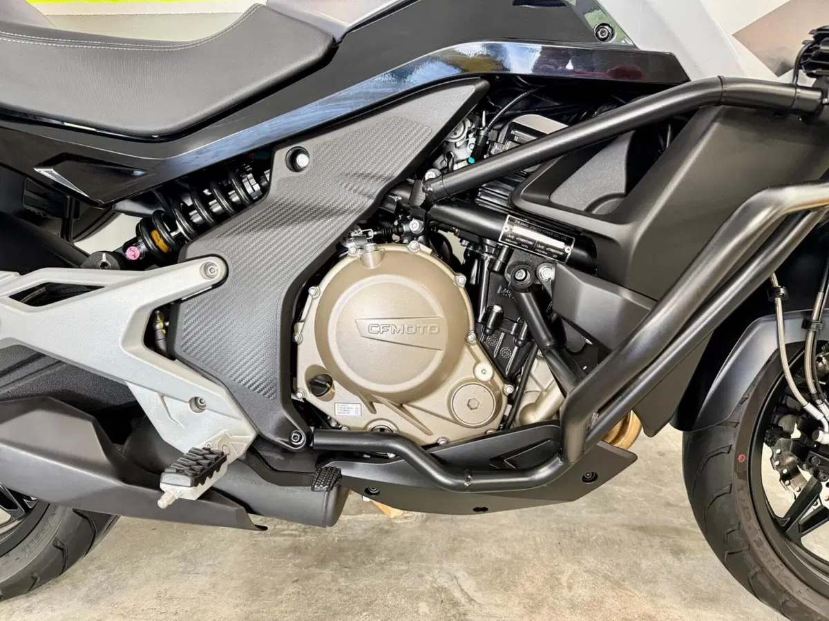 CFMOTO 650MT (2021 - 24) (5)