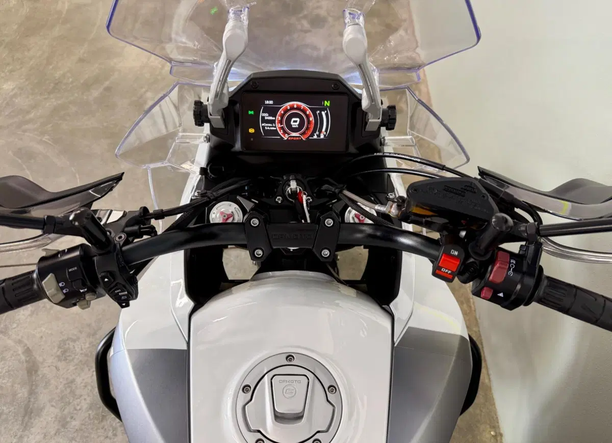 CFMOTO 650MT (2021 - 24) (13)