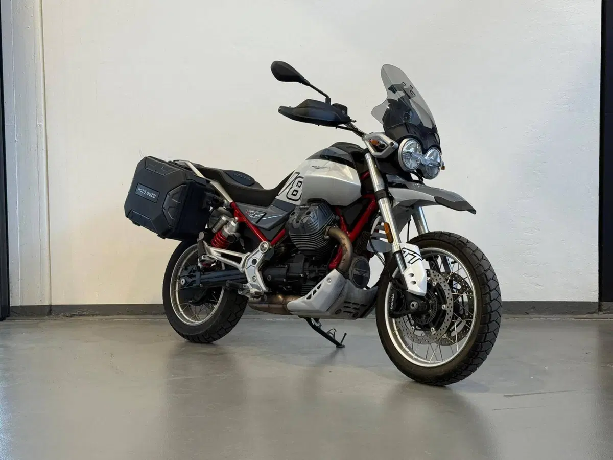Moto Guzzi V85 TT (2024 - 26) (3)