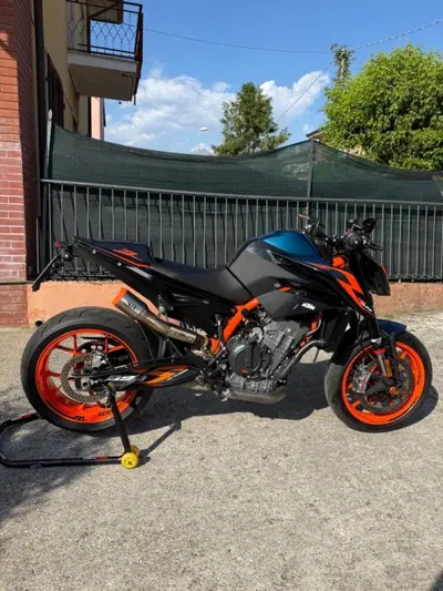KTM 890 Duke R (2022 - 23) usata