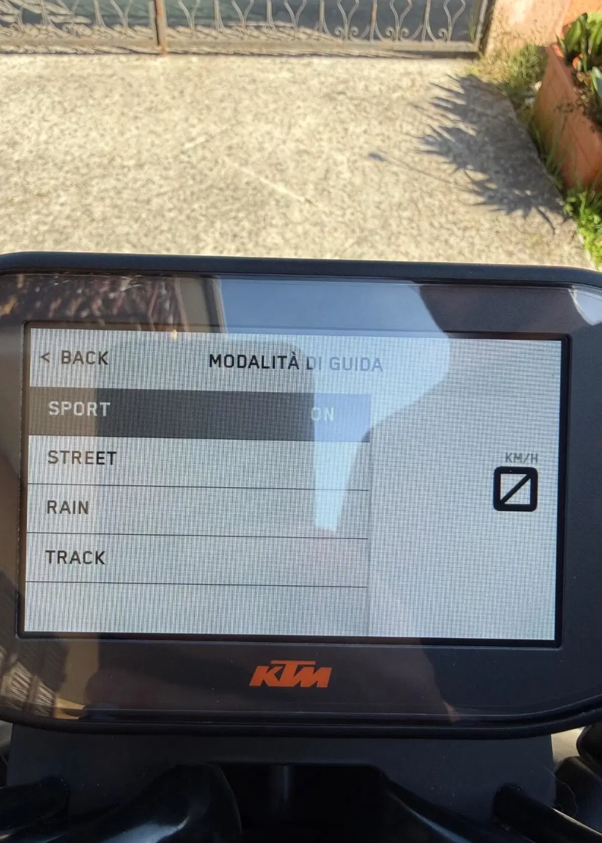 KTM 890 Duke R (2022 - 23) (6)
