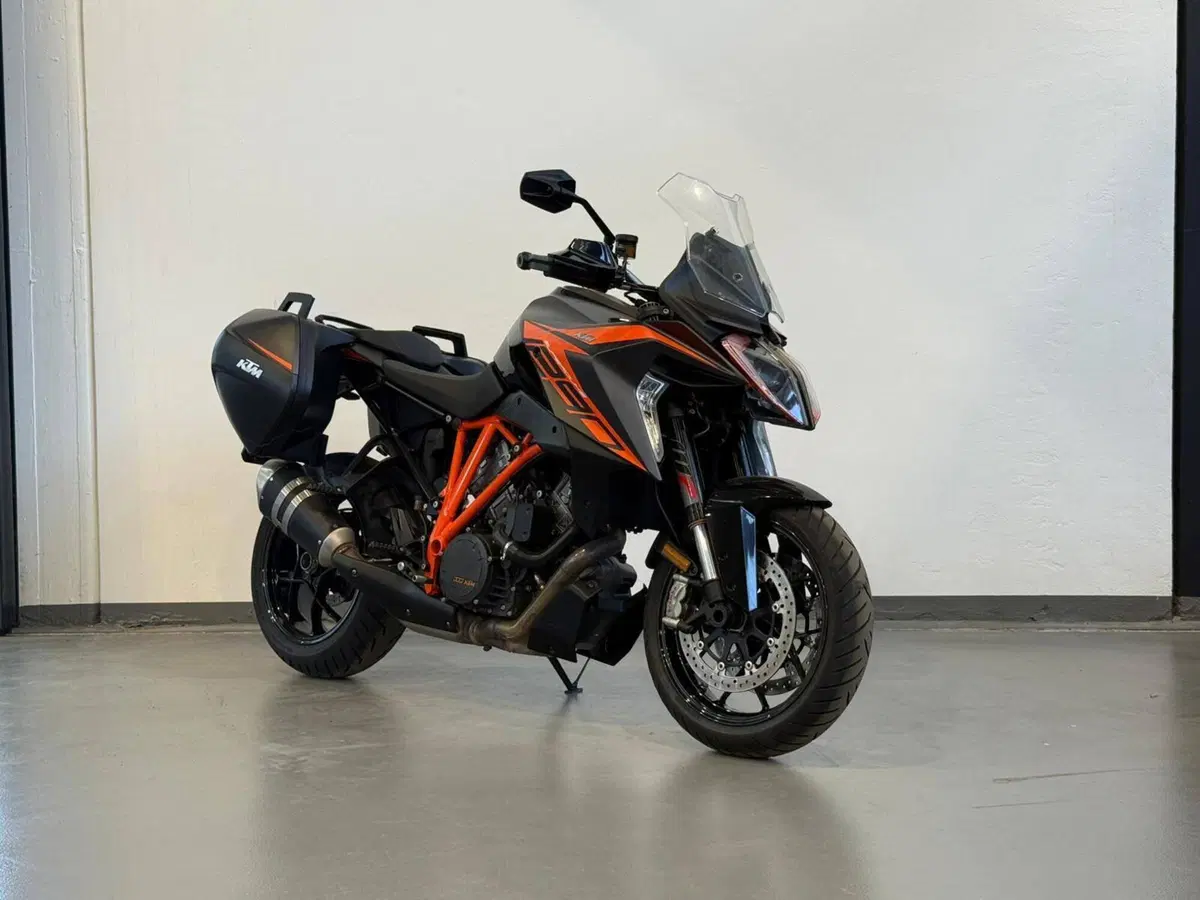 KTM 1290 Super Duke GT (2019 - 20) (3)