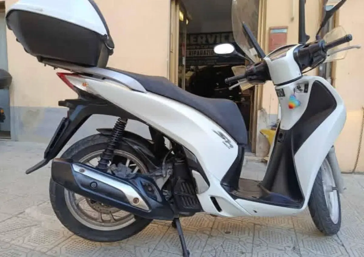 Honda SH 150i ABS (2013 - 16) (2)