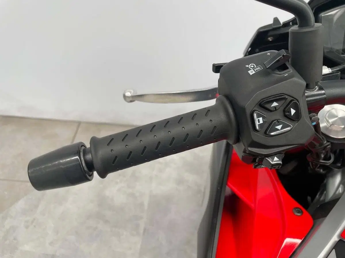 Aprilia Tuono 660 (2021 - 25) (8)