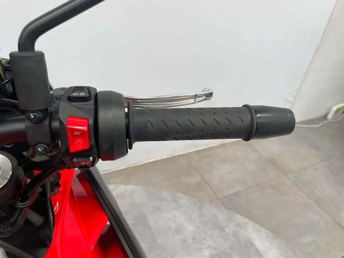 Aprilia Tuono 660 (2021 - 25) (9)