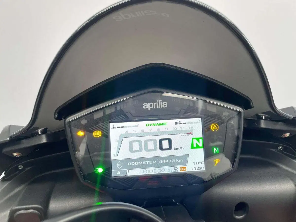 Aprilia Tuono 660 (2021 - 25) (17)