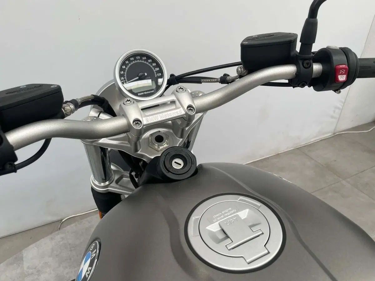 Bmw R nineT 1200 Scrambler (2016 - 20) (6)