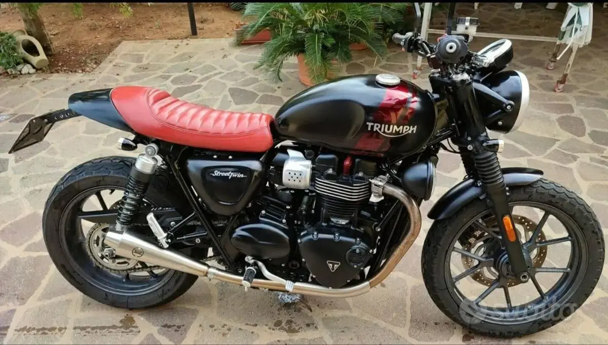 Triumph Street Twin 900 (2016)