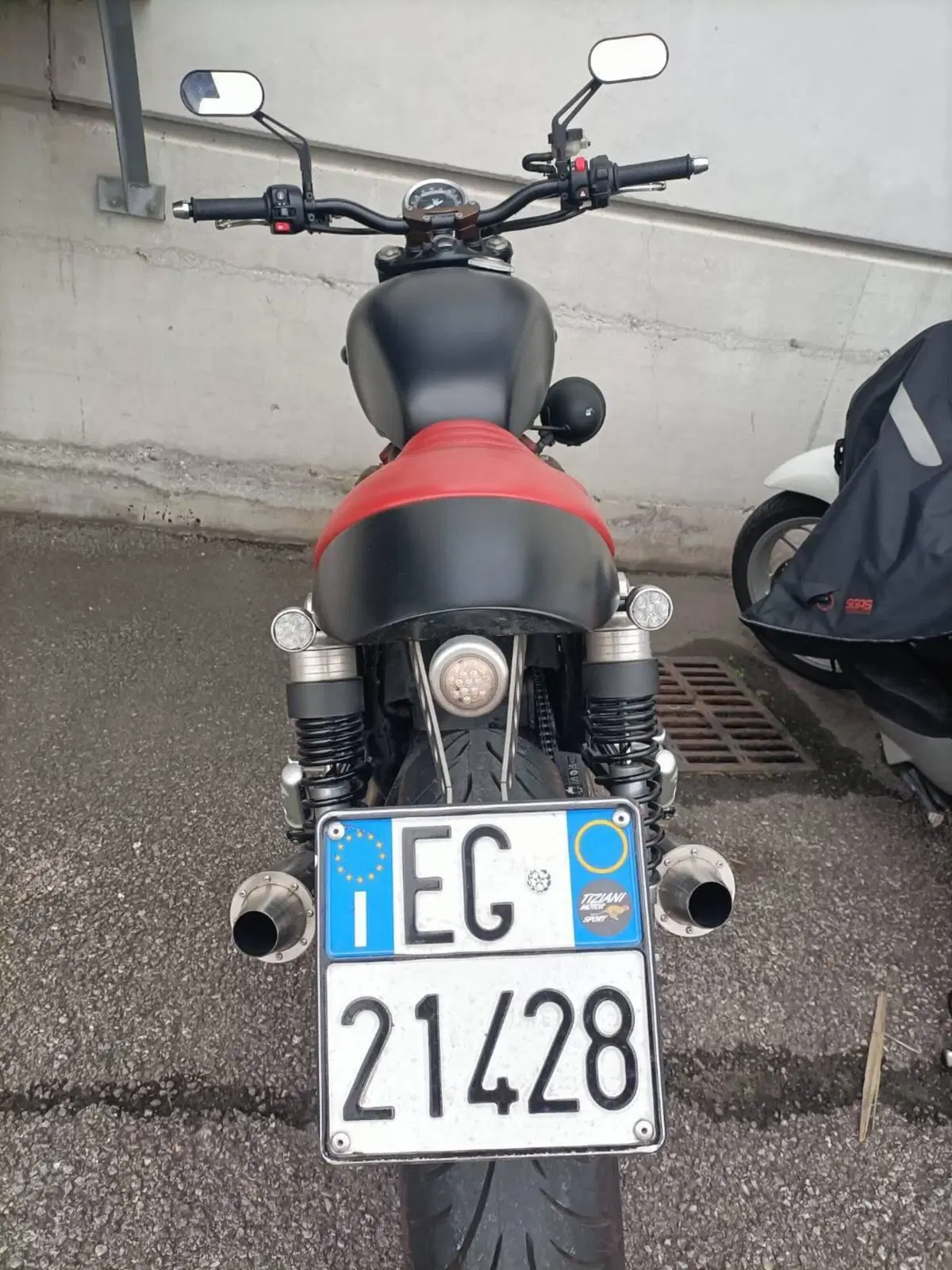 Triumph Street Twin 900 (2016) (10)