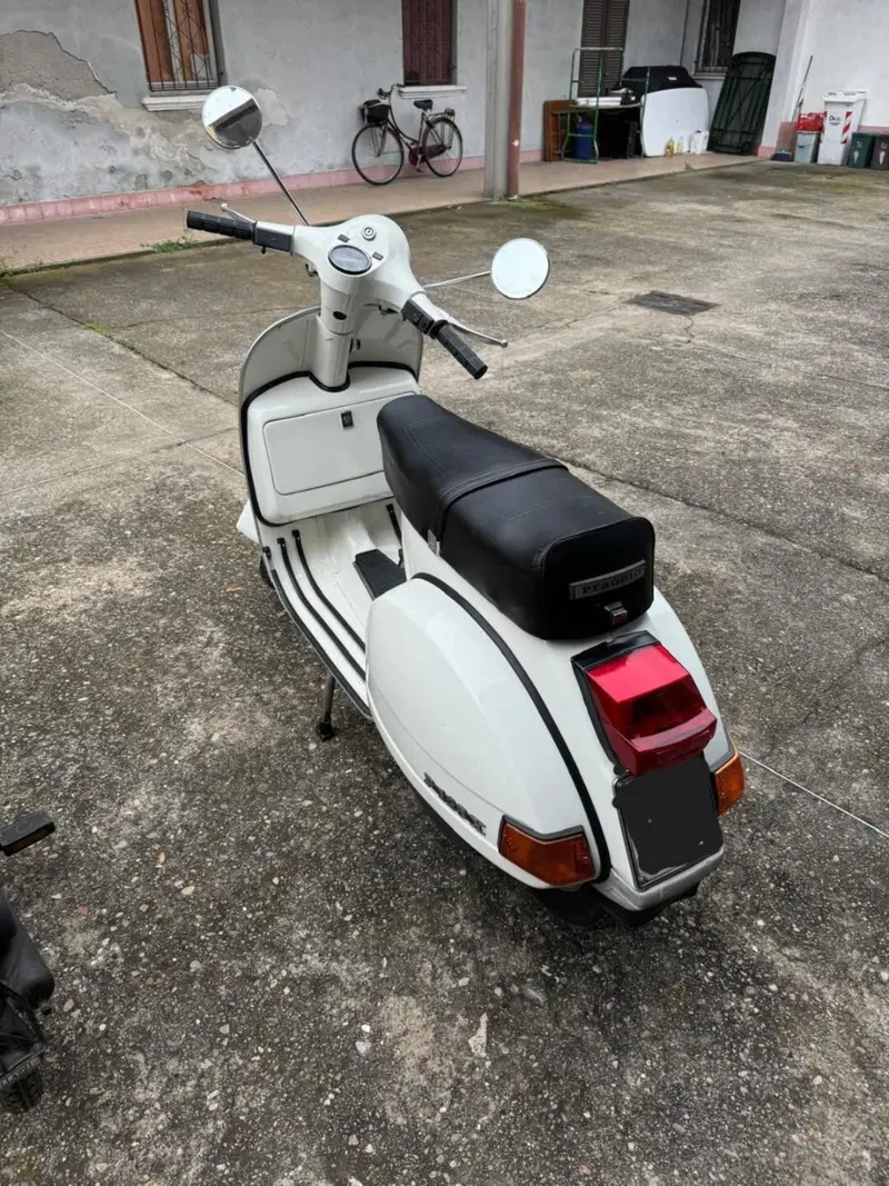 Piaggio VESPA P 125 X (2)