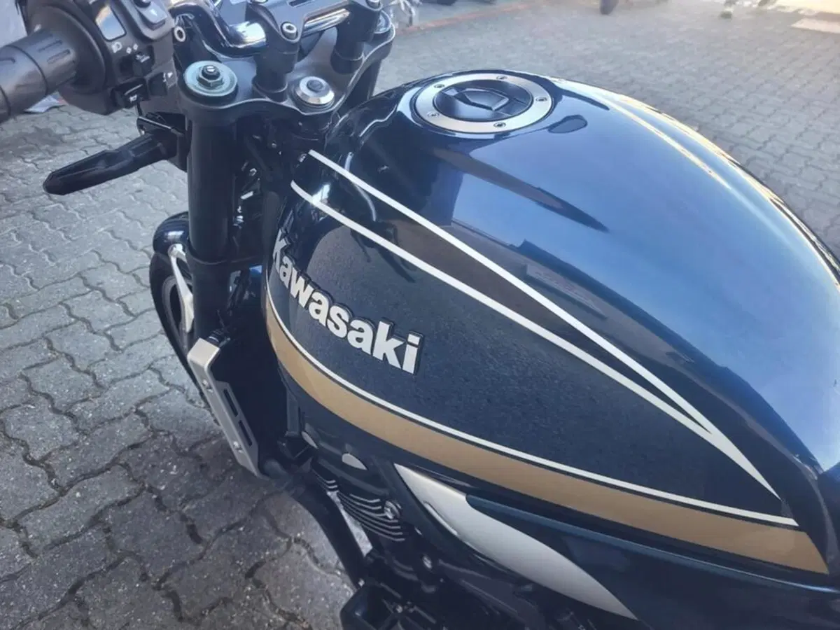 Kawasaki Z 900 RS (2022 - 25) (8)