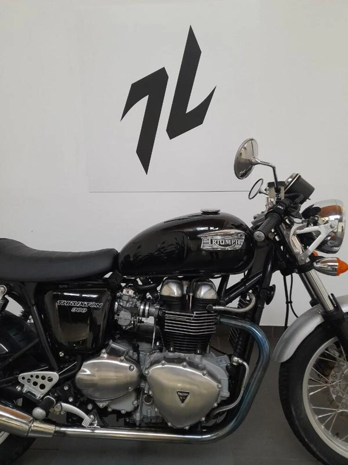 Triumph Thruxton 900 (2004 - 15) (5)