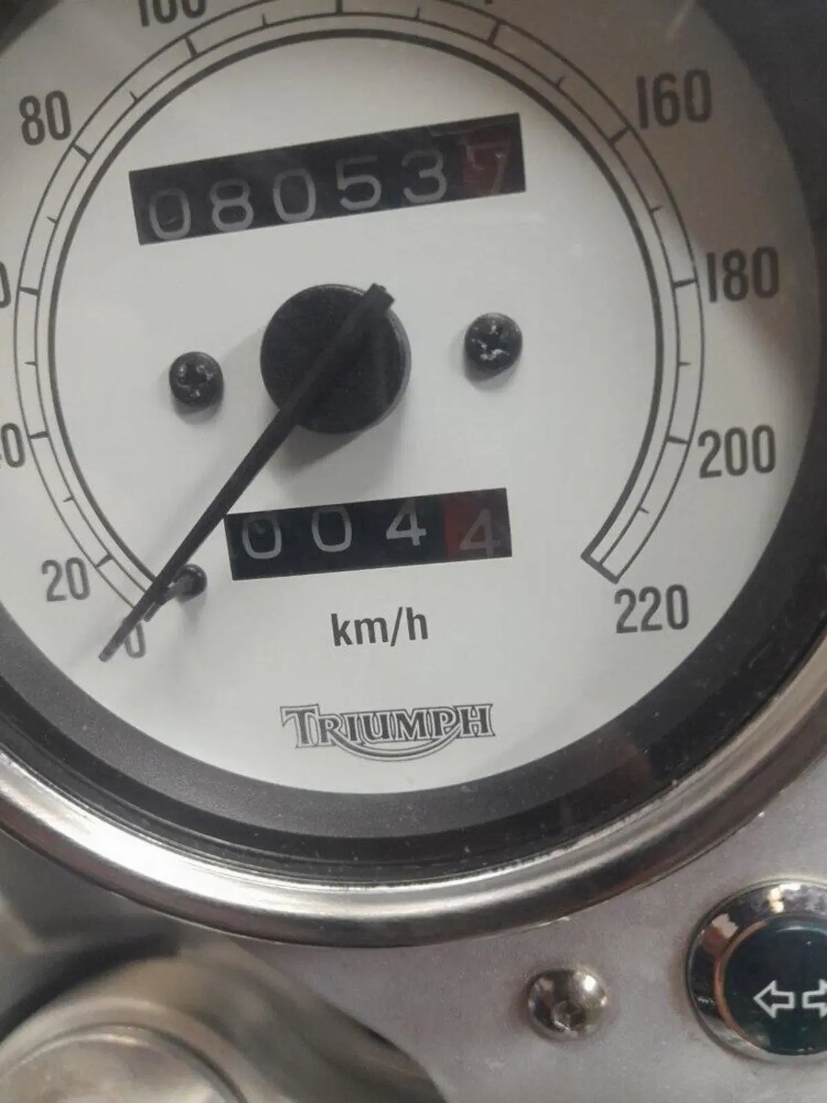 Triumph Thruxton 900 (2004 - 15) (2)