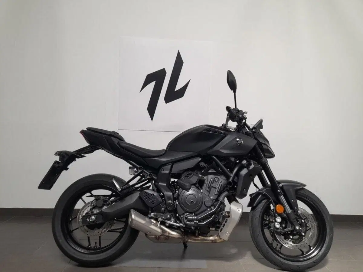 Yamaha MT-07 Y-AMT (2025 - 26) (6)