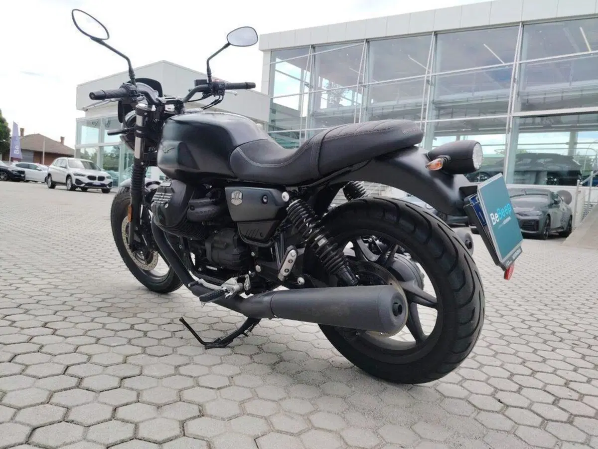 Moto Guzzi V7 Stone (2021 - 24) (5)