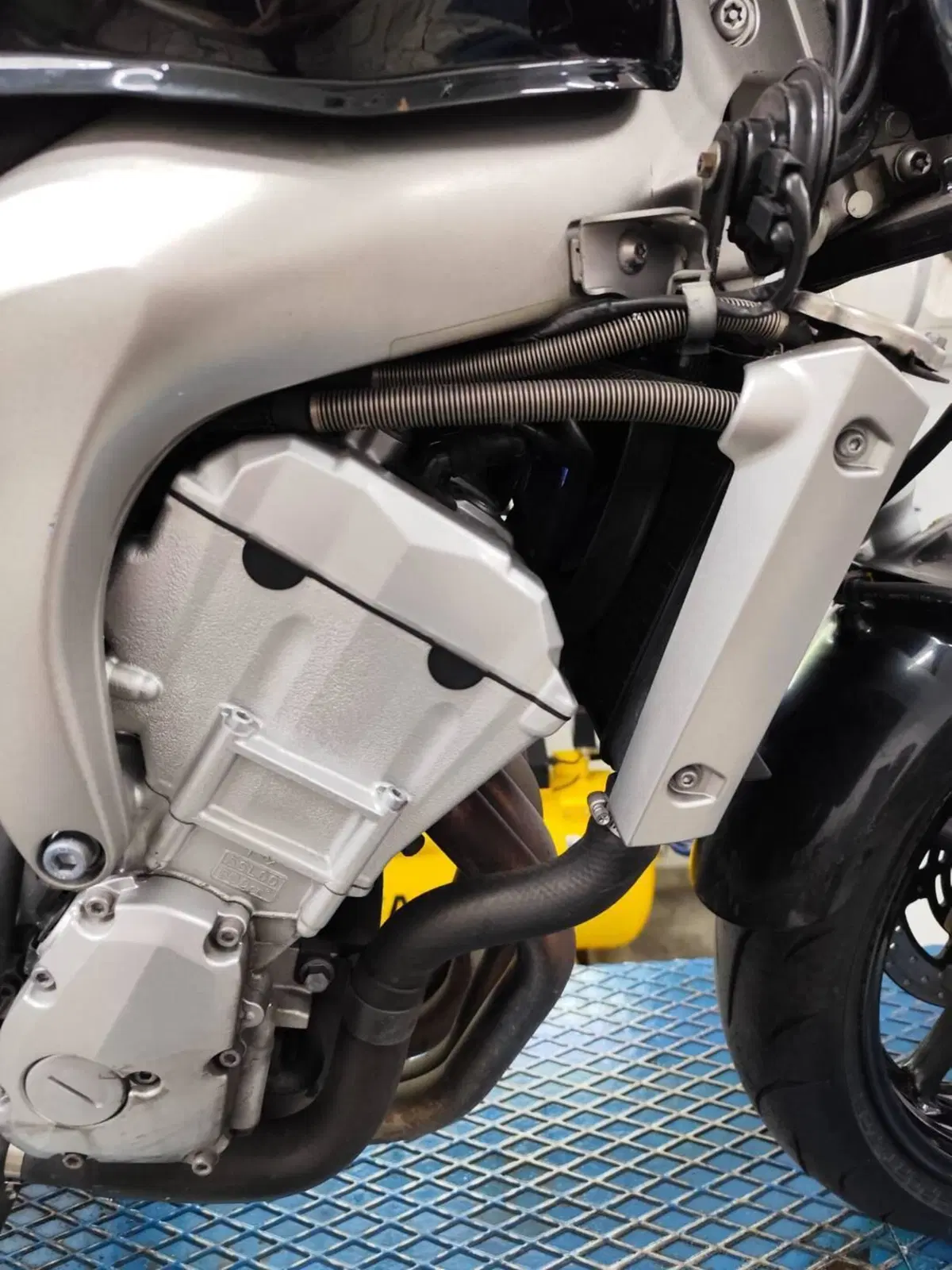 Yamaha FZ6 (2004 - 07) (3)