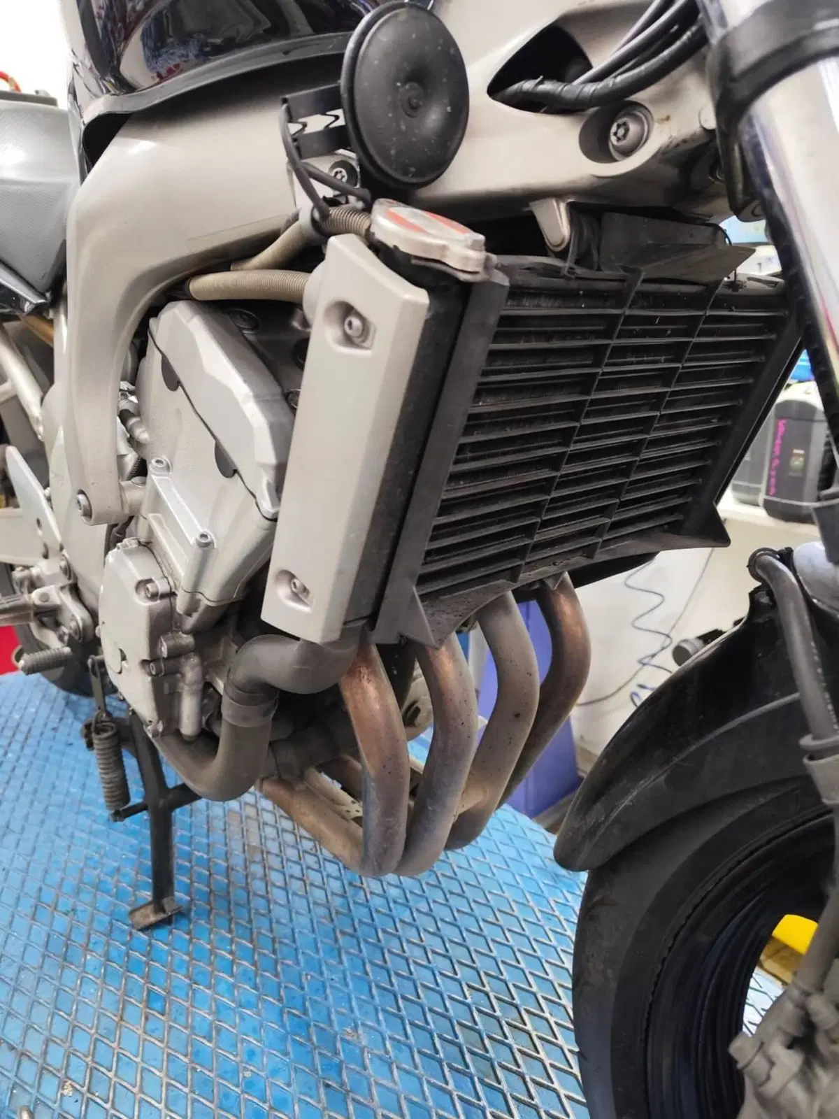 Yamaha FZ6 (2004 - 07) (5)