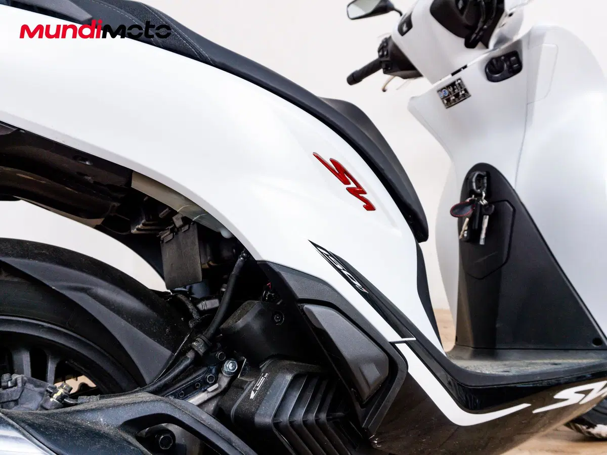 Honda SH 150i Sport (2024 - 25) (4)