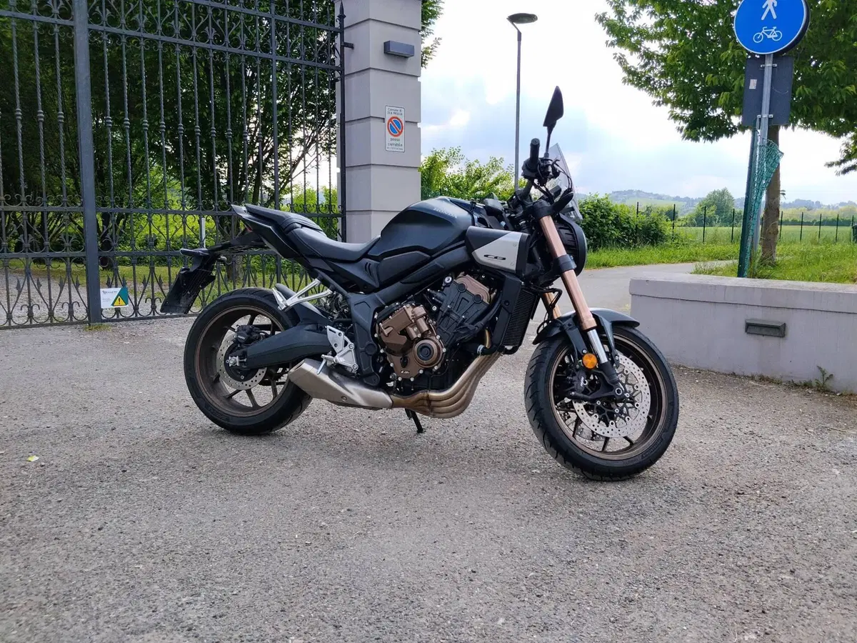 Honda CB 650 R E-Clutch (2024 - 26)
