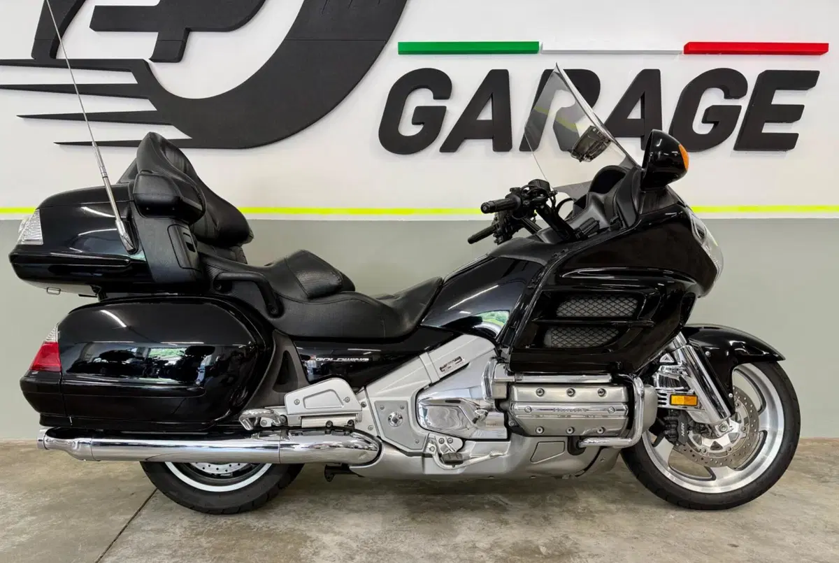Honda GL 1800 Gold Wing (2007 - 11) (2)