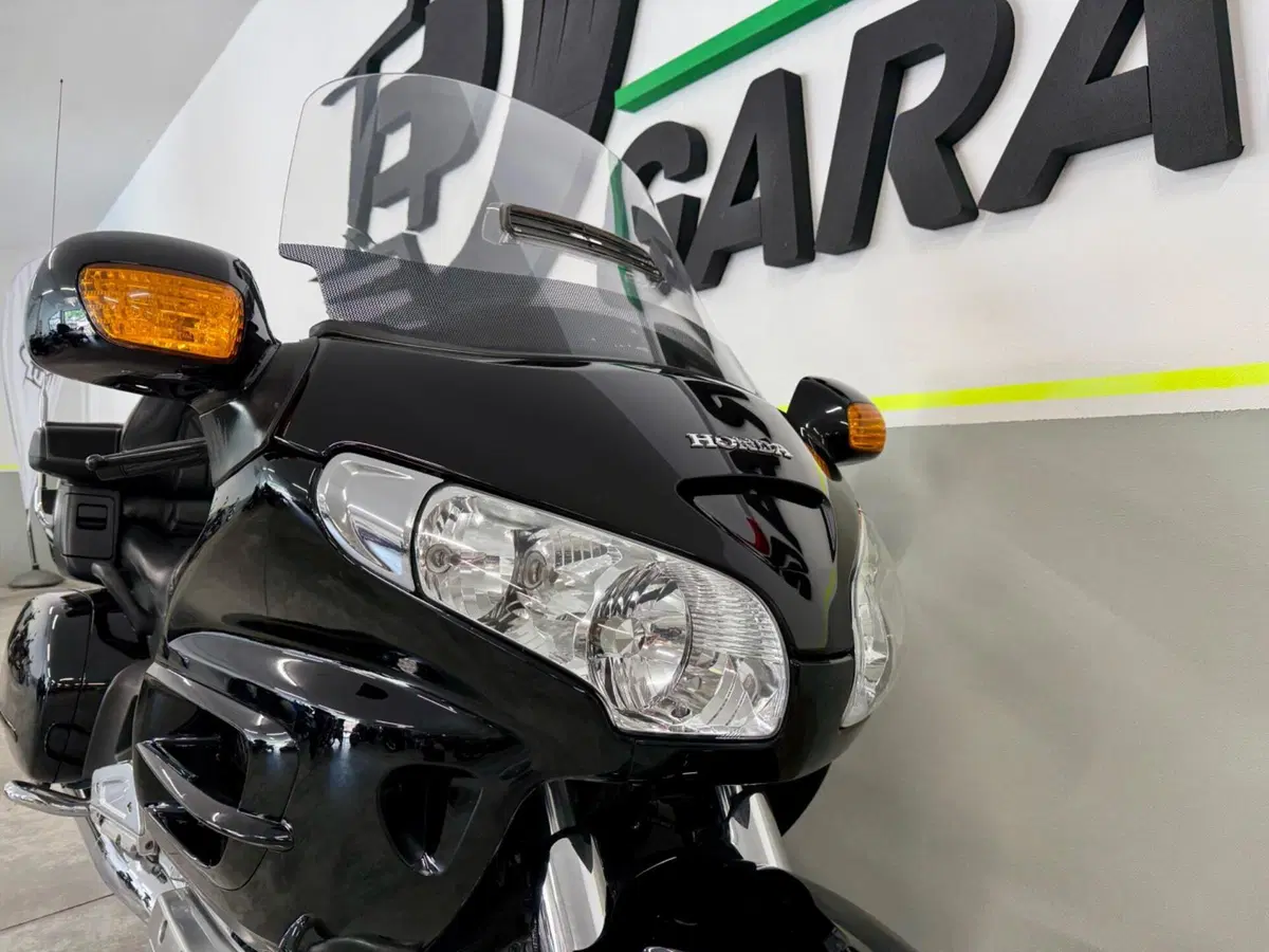 Honda GL 1800 Gold Wing (2007 - 11) (3)