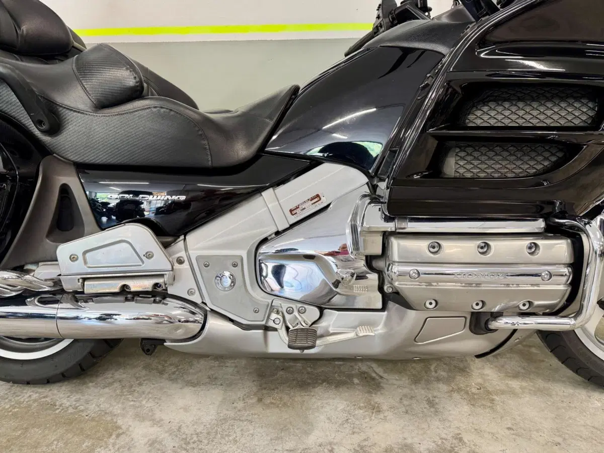 Honda GL 1800 Gold Wing (2007 - 11) (4)