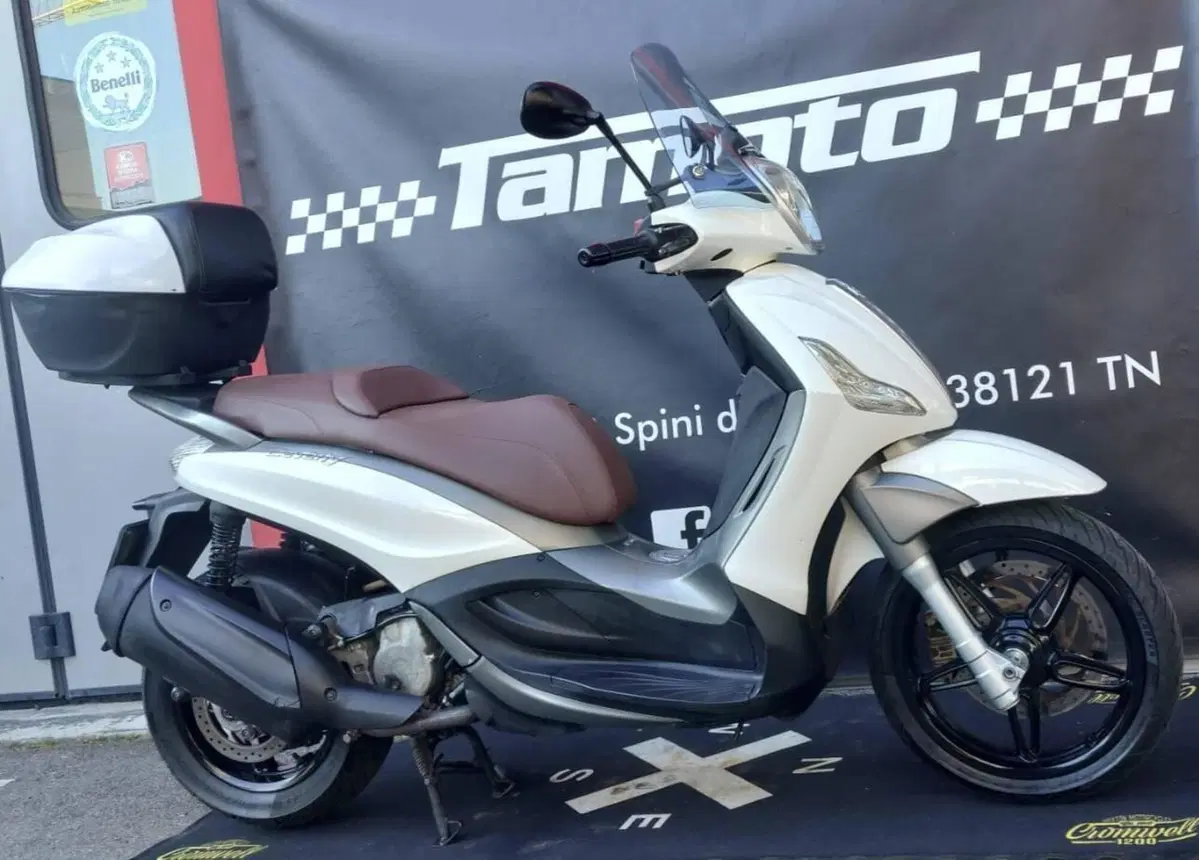 Piaggio Beverly 350 SportTouring ie (2011 - 15) (2)