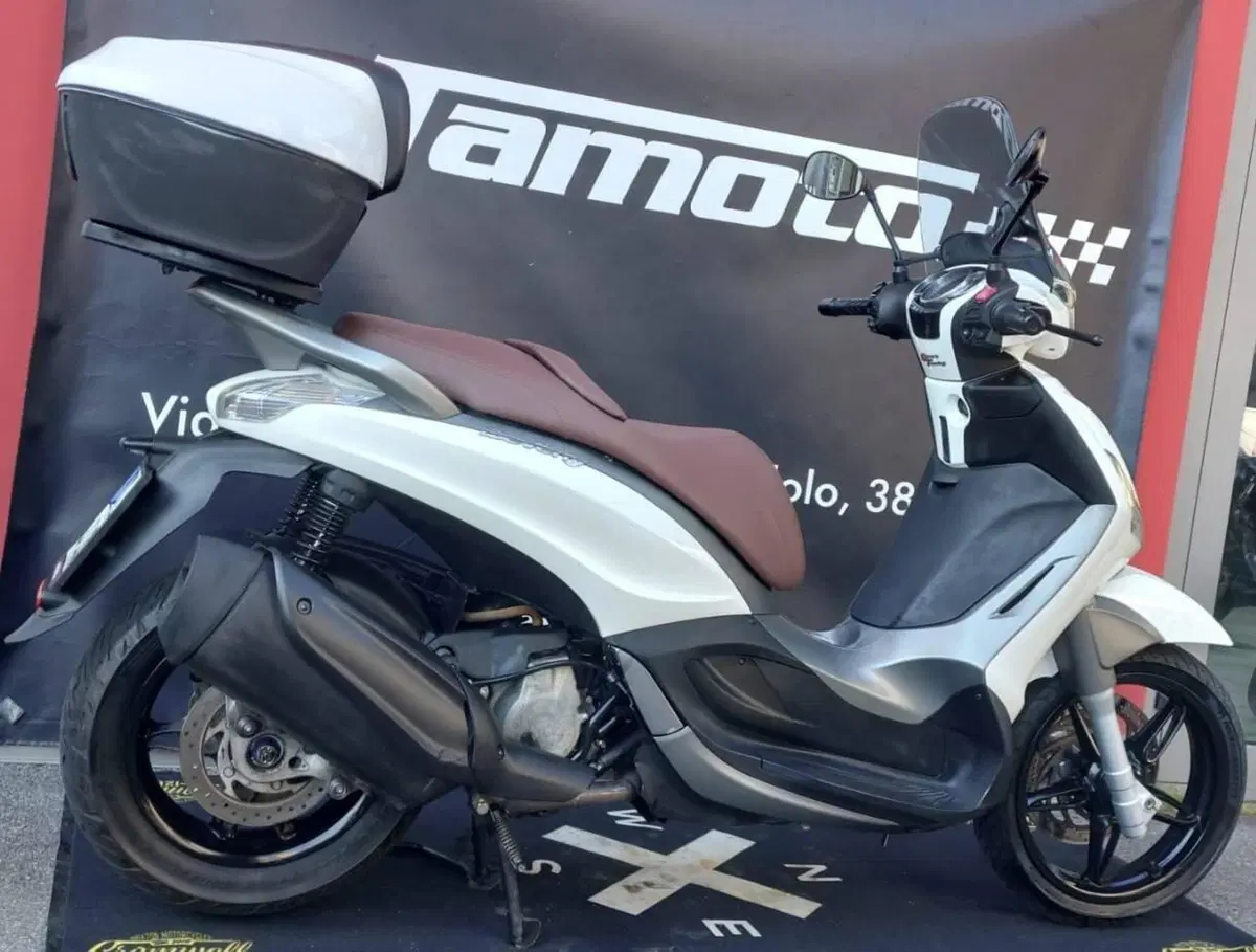 Piaggio Beverly 350 SportTouring ie (2011 - 15) (3)