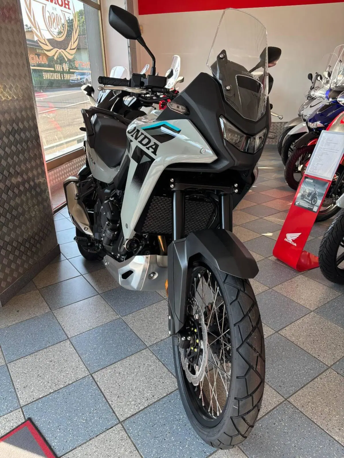 Honda Transalp XL750 (2026) (3)