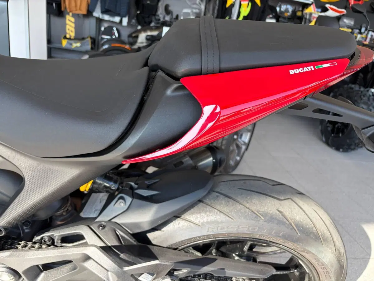 Ducati Monster 937 (2021 - 25) (5)