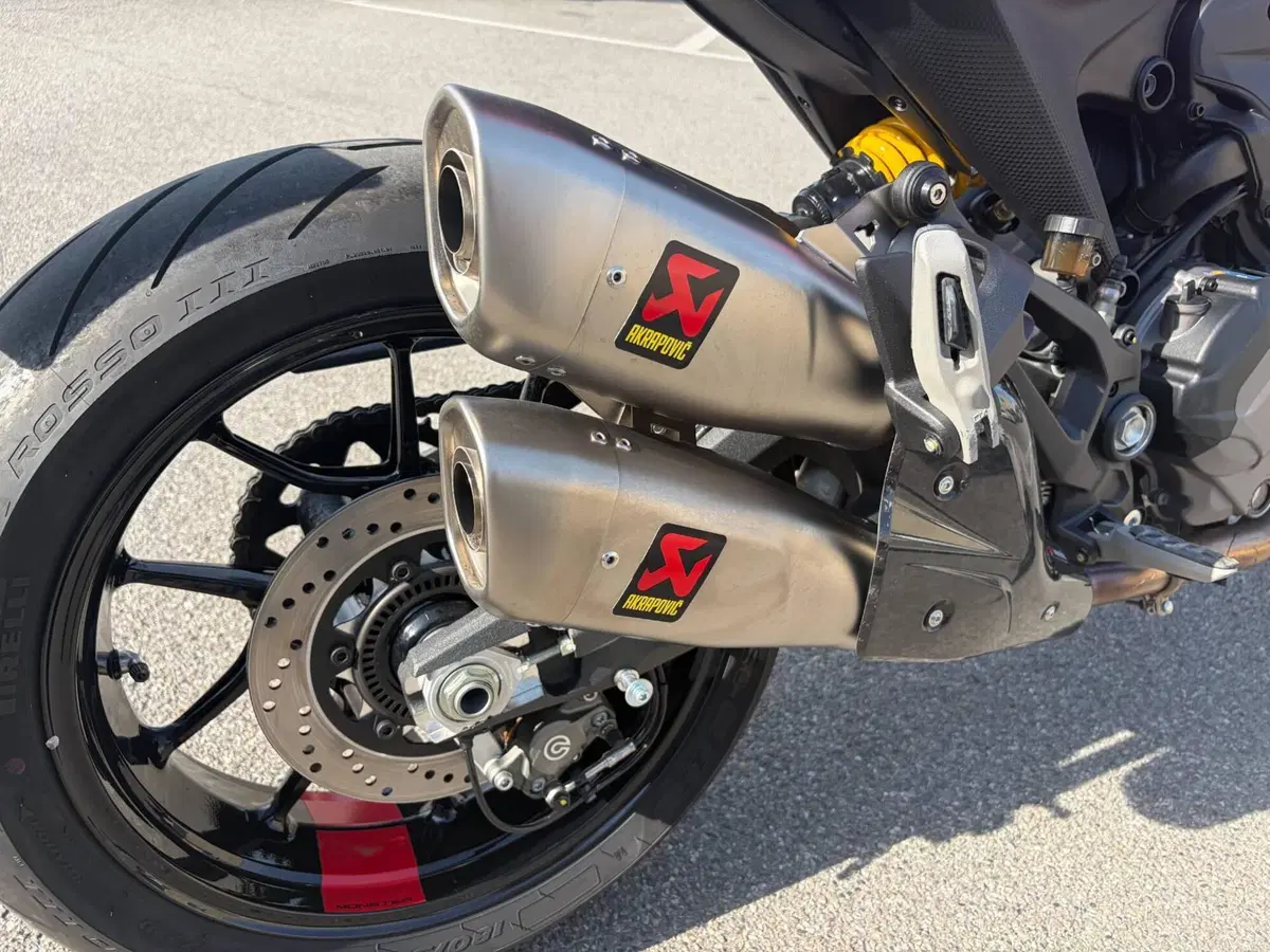 Ducati Monster 937 + (2021 - 25) (5)