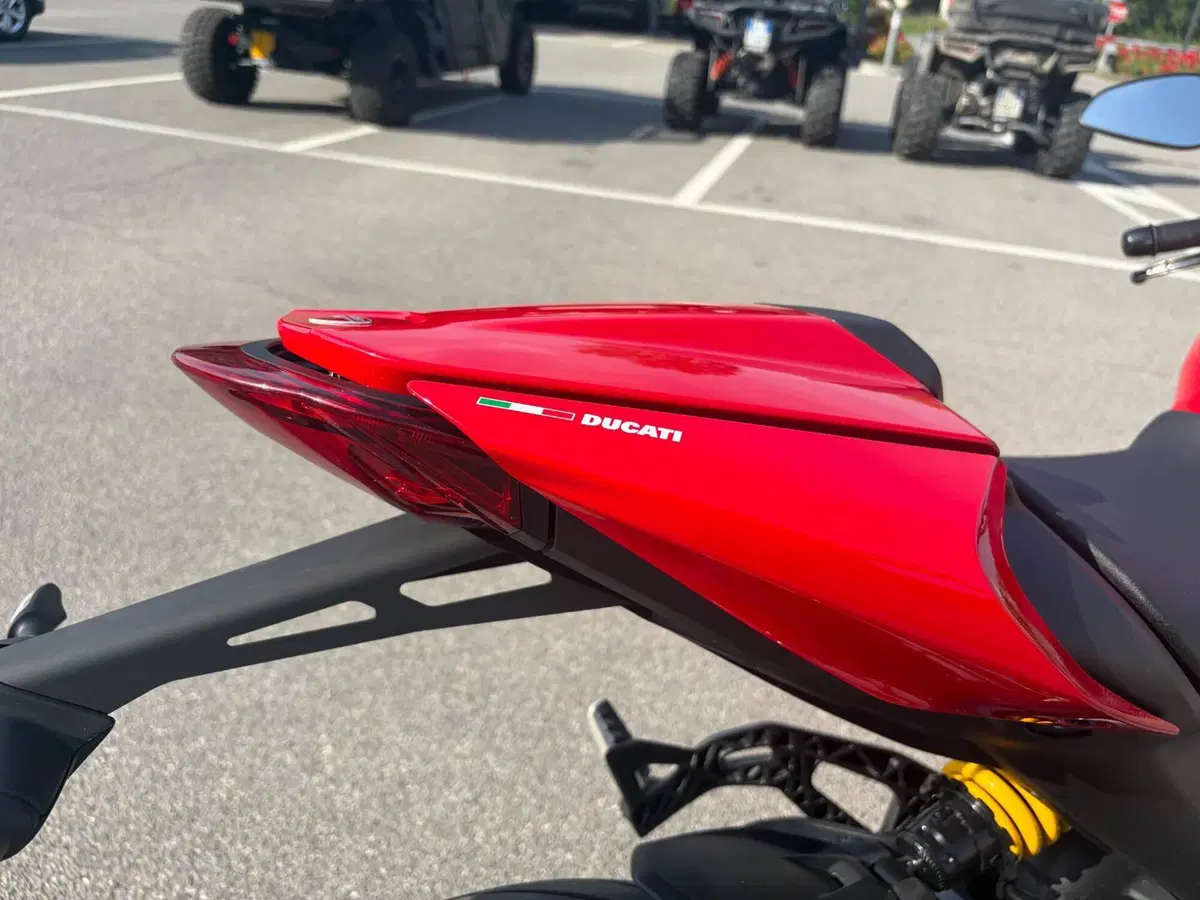Ducati Monster 937 + (2021 - 25) (6)