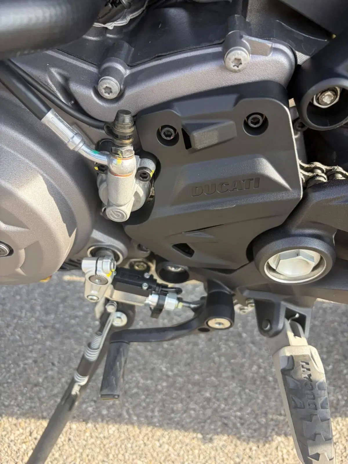 Ducati Monster 937 + (2021 - 25) (16)
