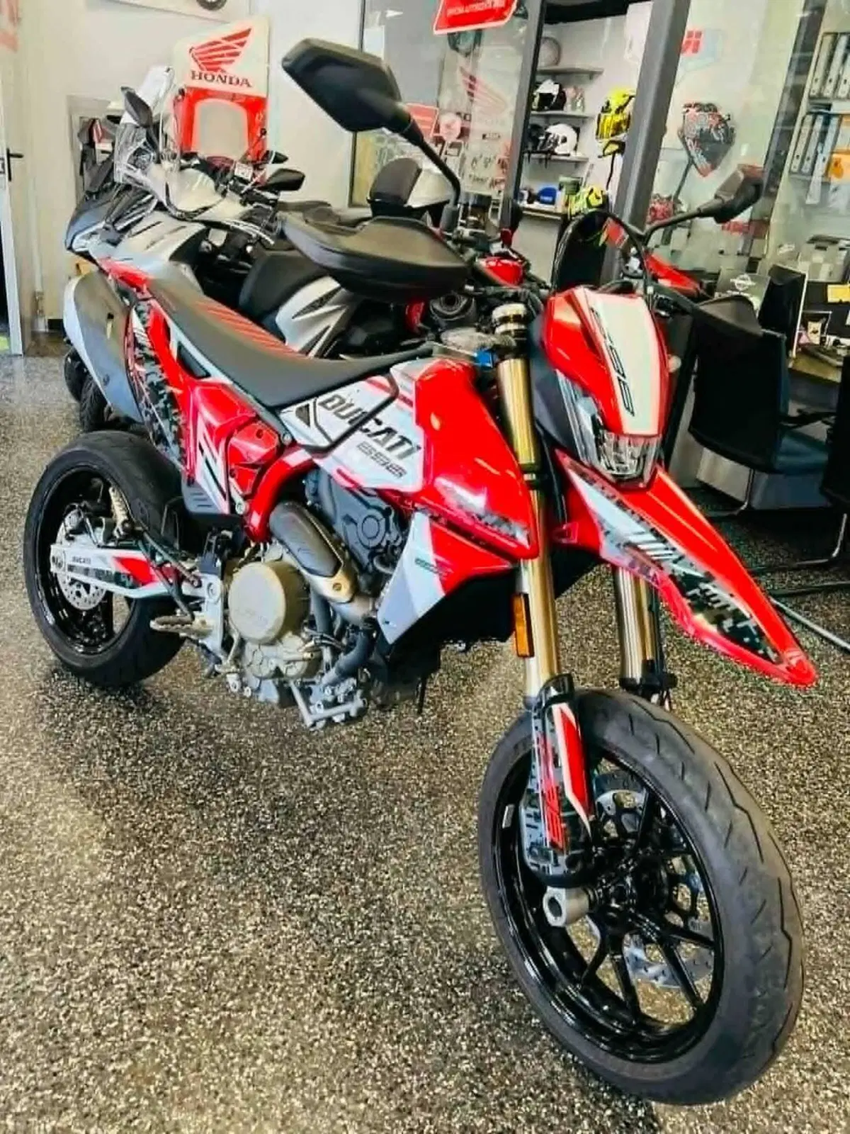 Ducati Hypermotard 698 Mono (2024 - 26)