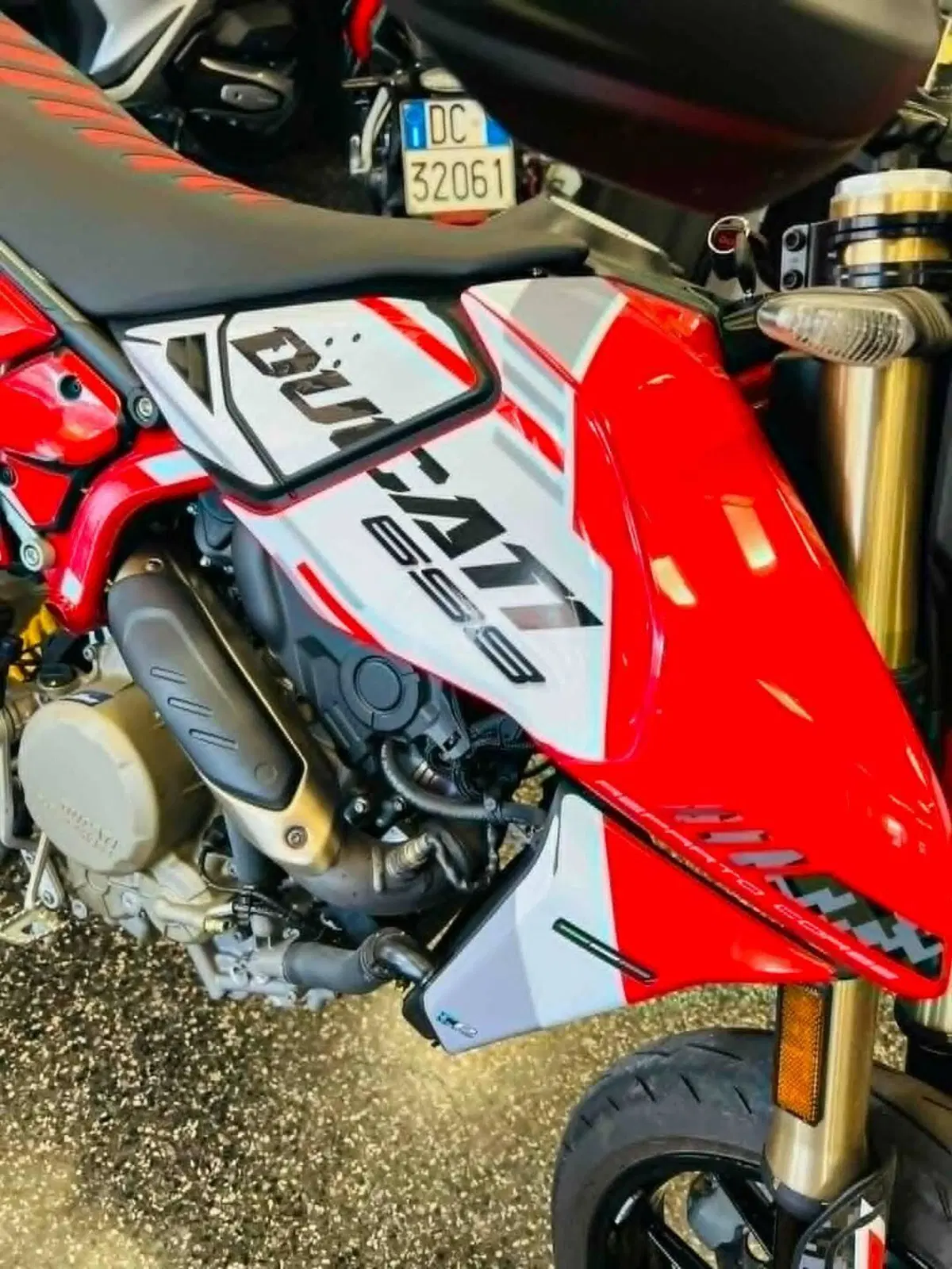 Ducati Hypermotard 698 Mono (2024 - 26) (3)