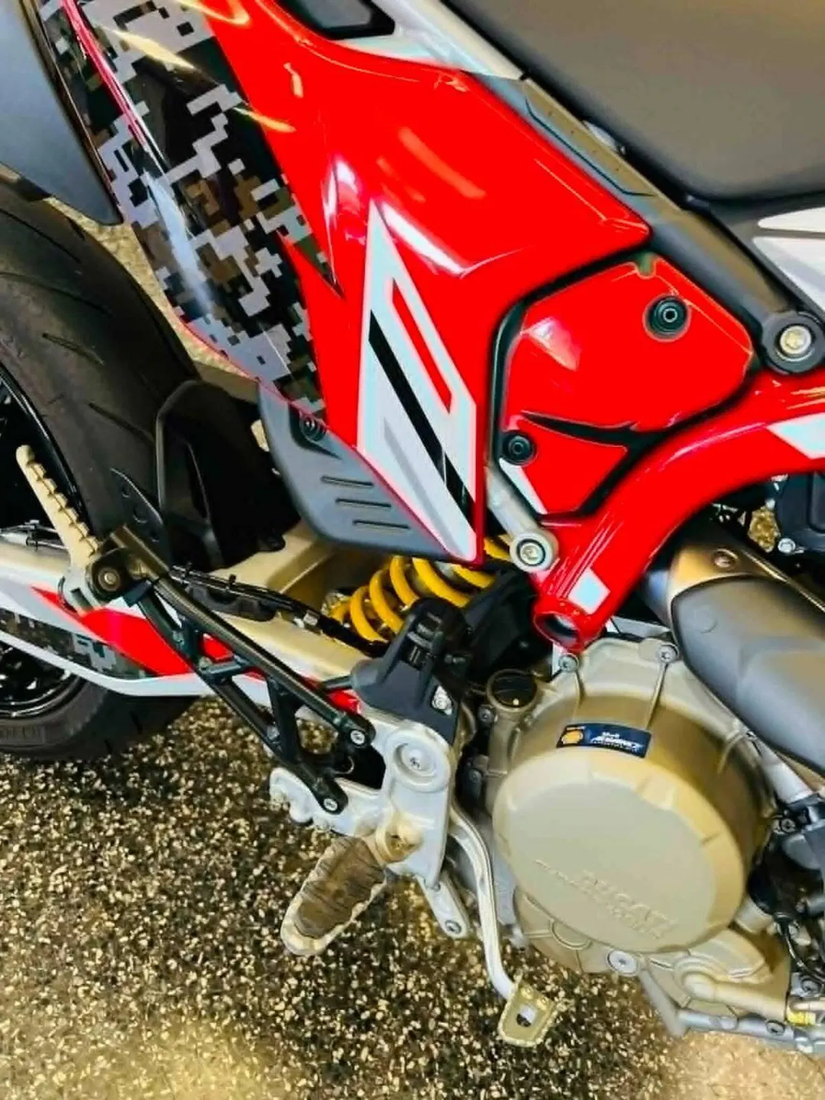 Ducati Hypermotard 698 Mono (2024 - 26) (6)