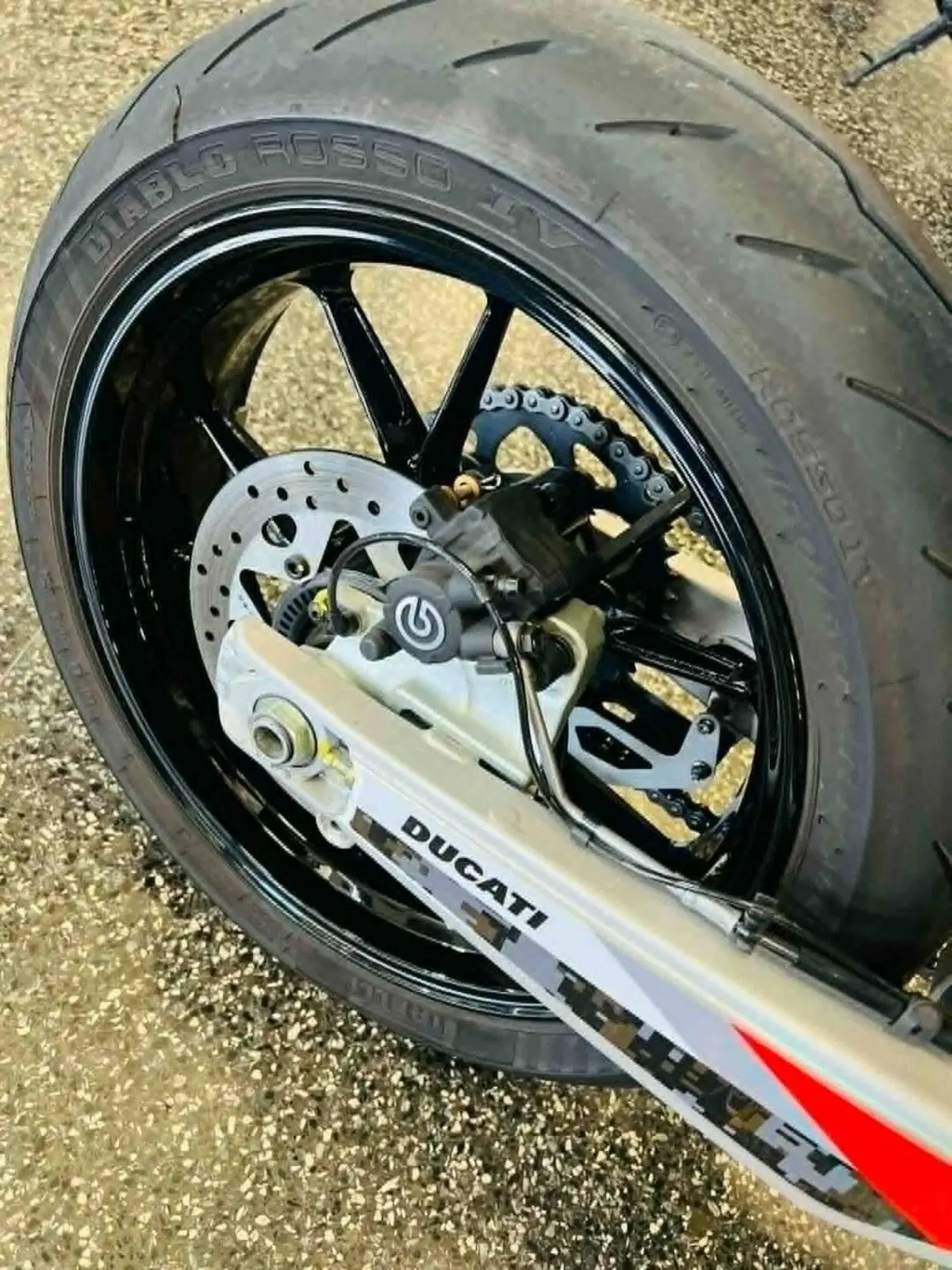 Ducati Hypermotard 698 Mono (2024 - 26) (8)